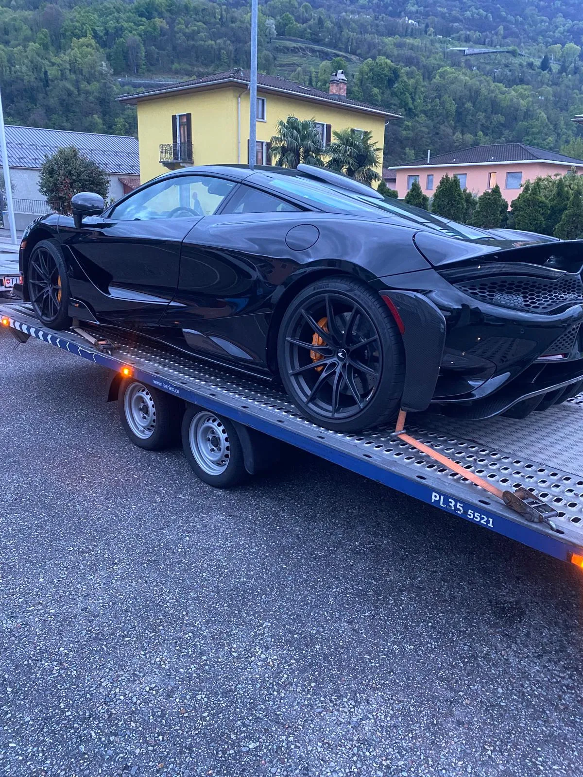 Carrello trasporto veicoli