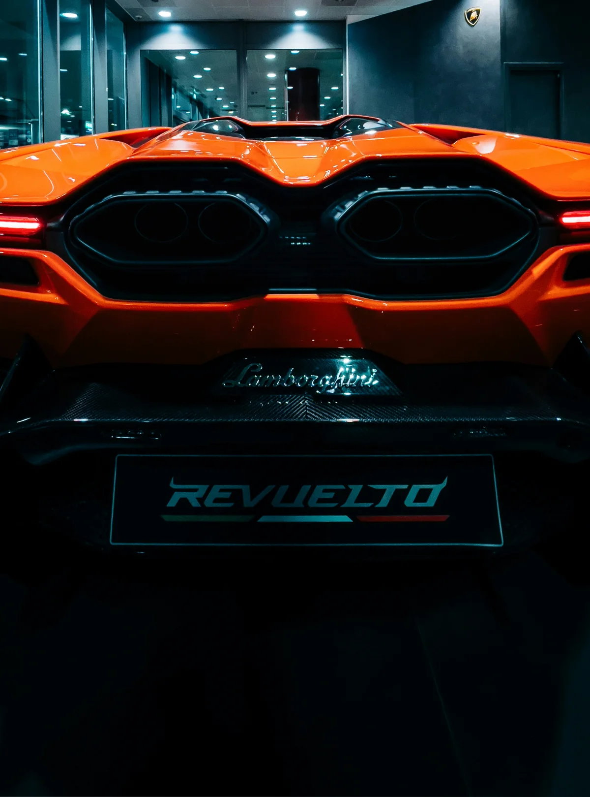 Lamborghini Revuelto posteriore