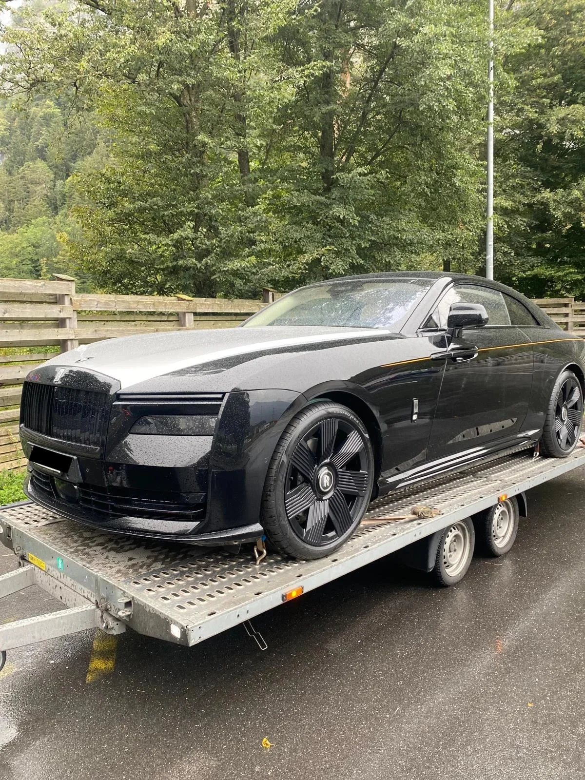 Rolls Royce Spectre frontale trasporto